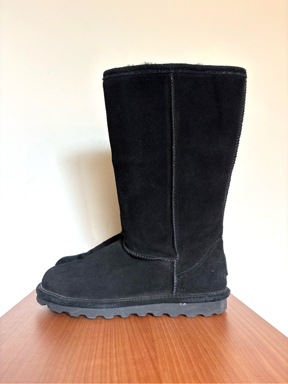 Bearpaw Women’s Elle Tall Winter Black Suede Sheepskin Wool Lined Boots Size 6
